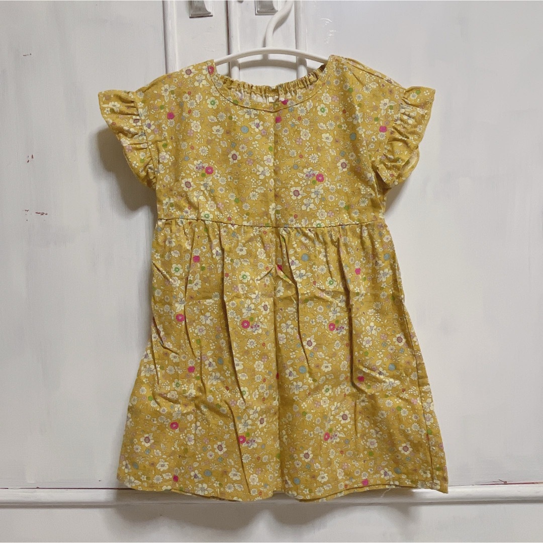 西松屋(ニシマツヤ)の花柄ワンピース キッズ/ベビー/マタニティのキッズ服女の子用(90cm~)(ワンピース)の商品写真