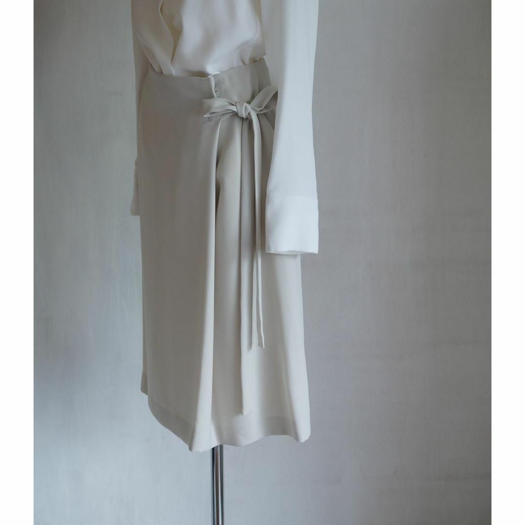 IENA(イエナ)のタグ付き 未使用 イエナ ラップ スカート リボン レディースのスカート(ひざ丈スカート)の商品写真