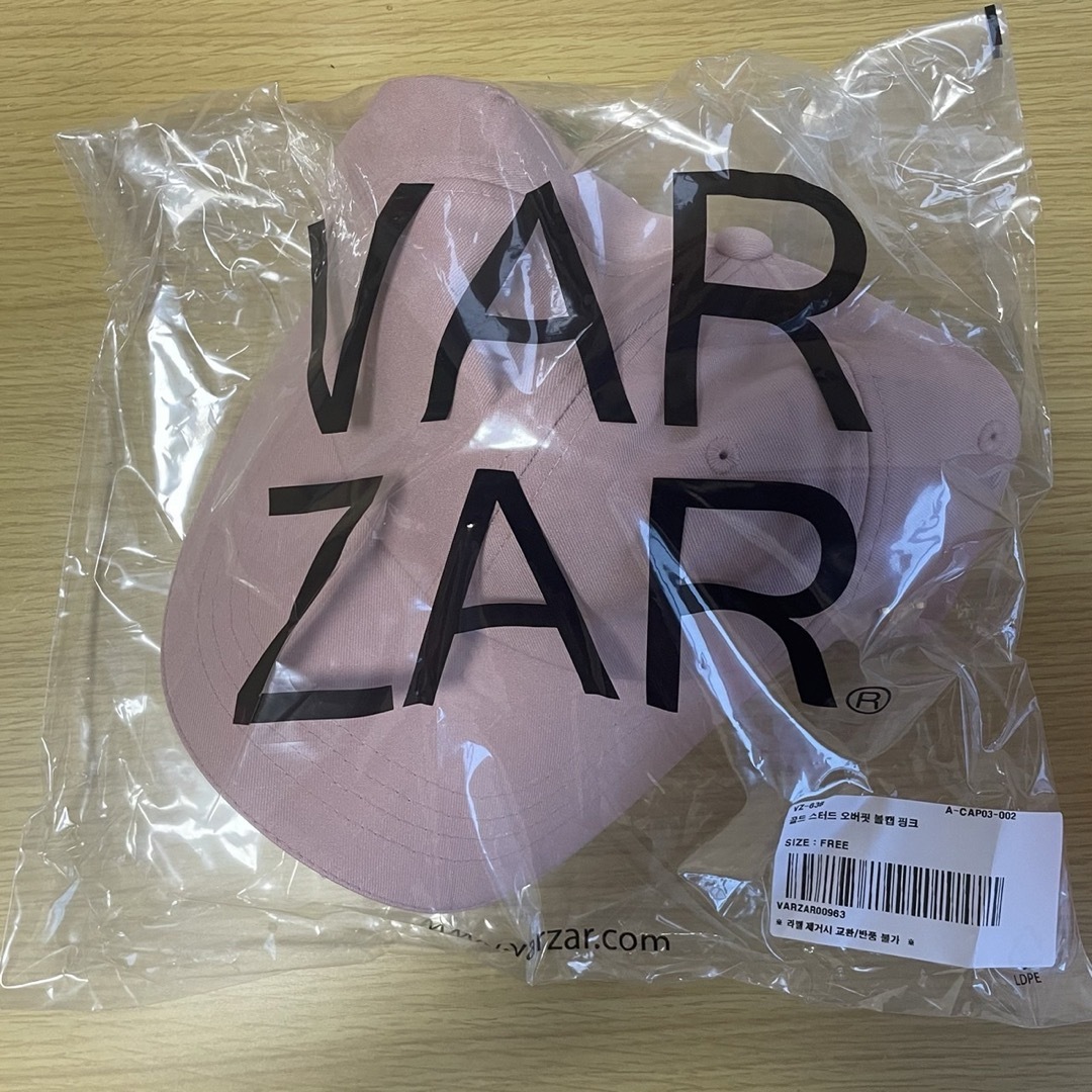 【新品未開封】 VARZAR バザール キャップ 638 ピンク ゴールドロゴ レディースの帽子(キャップ)の商品写真