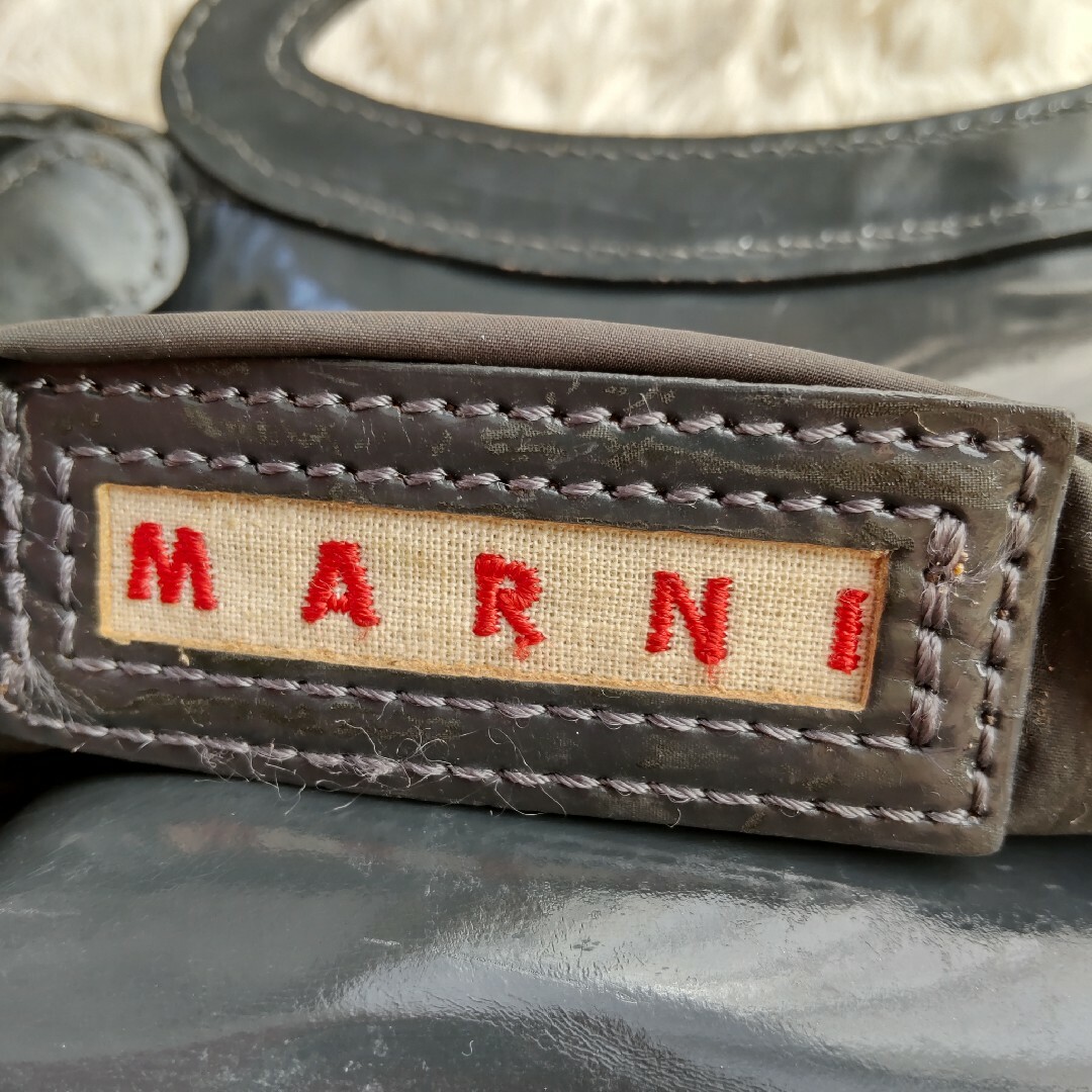 Marni(マルニ)のマルニ バルーンバッグ エナメル パテント ハンドバッグ ショルダー 2way レディースのバッグ(ハンドバッグ)の商品写真