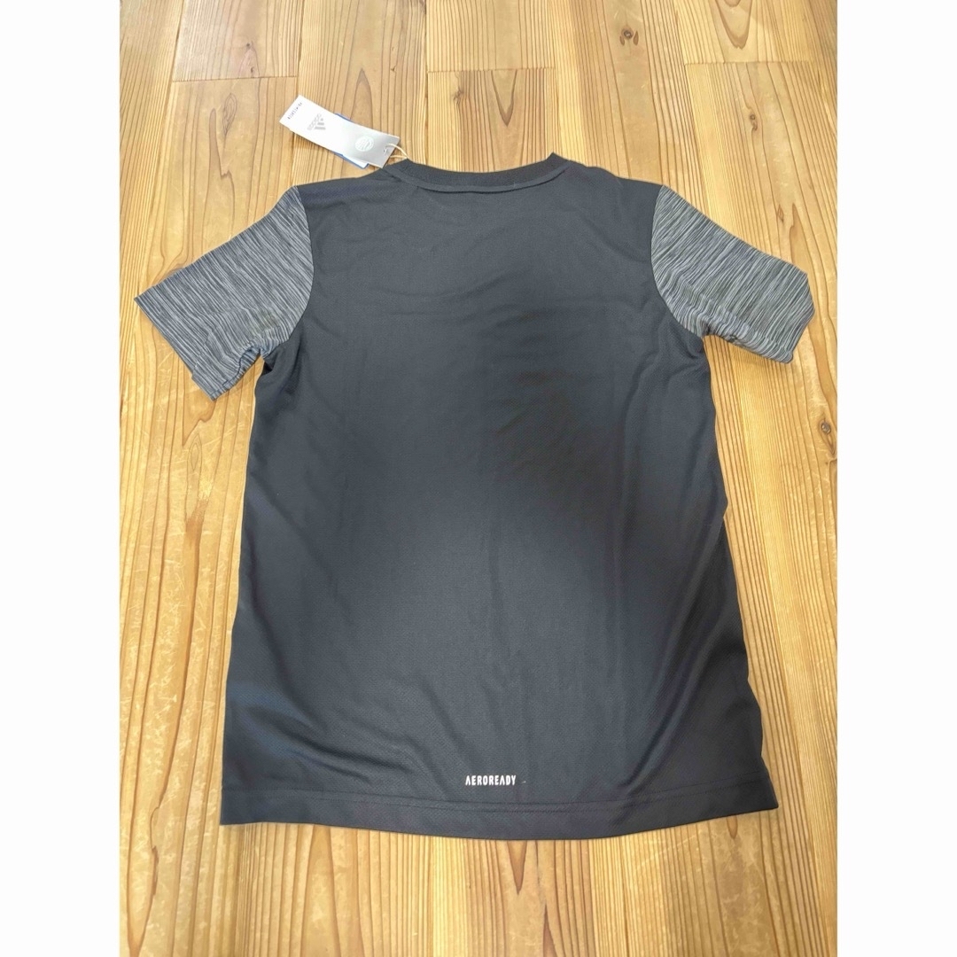 adidas(アディダス)のadidas Tシャツ　Black 150 キッズ/ベビー/マタニティのキッズ服男の子用(90cm~)(Tシャツ/カットソー)の商品写真