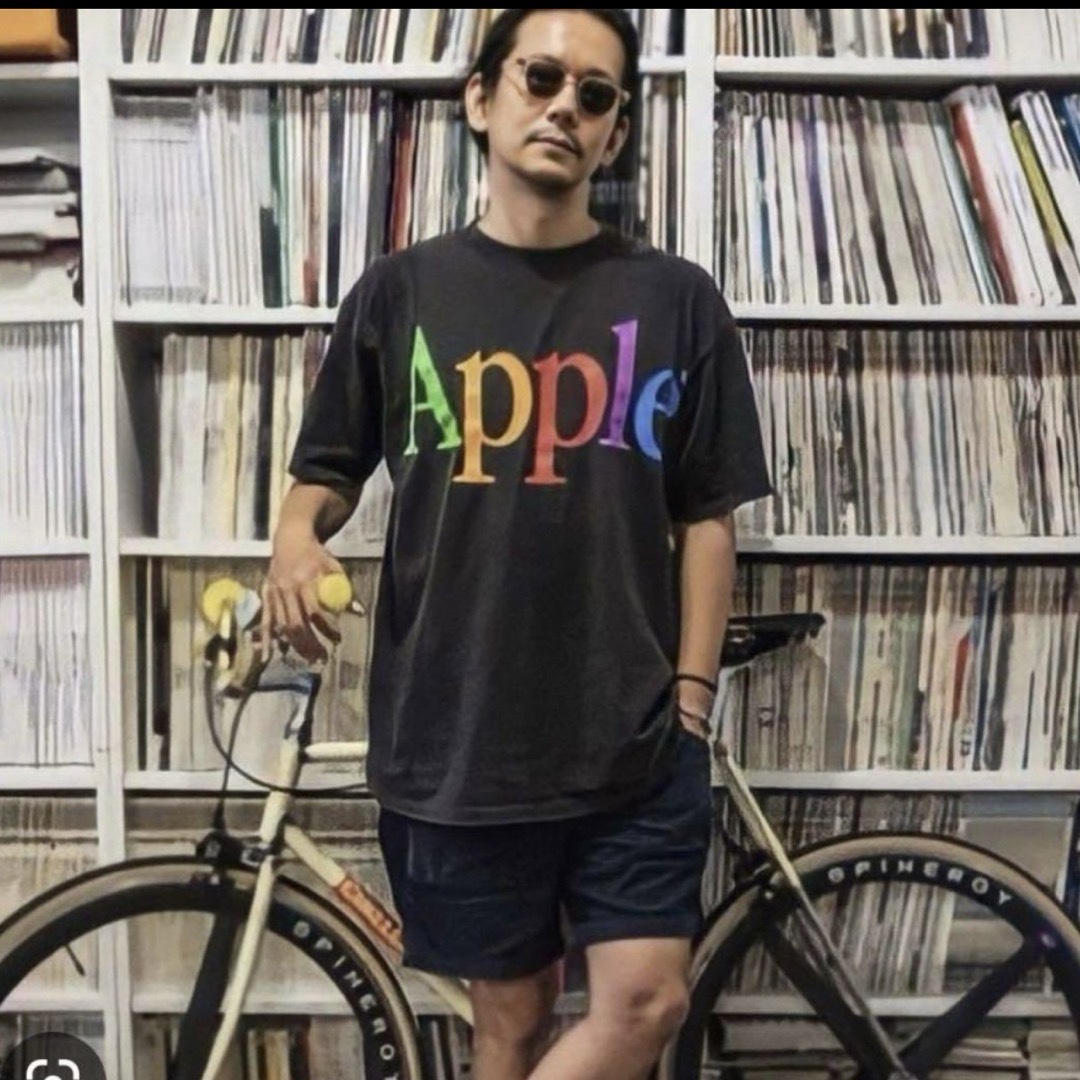 XLアップル Tシャツ　APPLE 黒 ブラック トラビススコット 野村訓市 メンズのトップス(Tシャツ/カットソー(半袖/袖なし))の商品写真