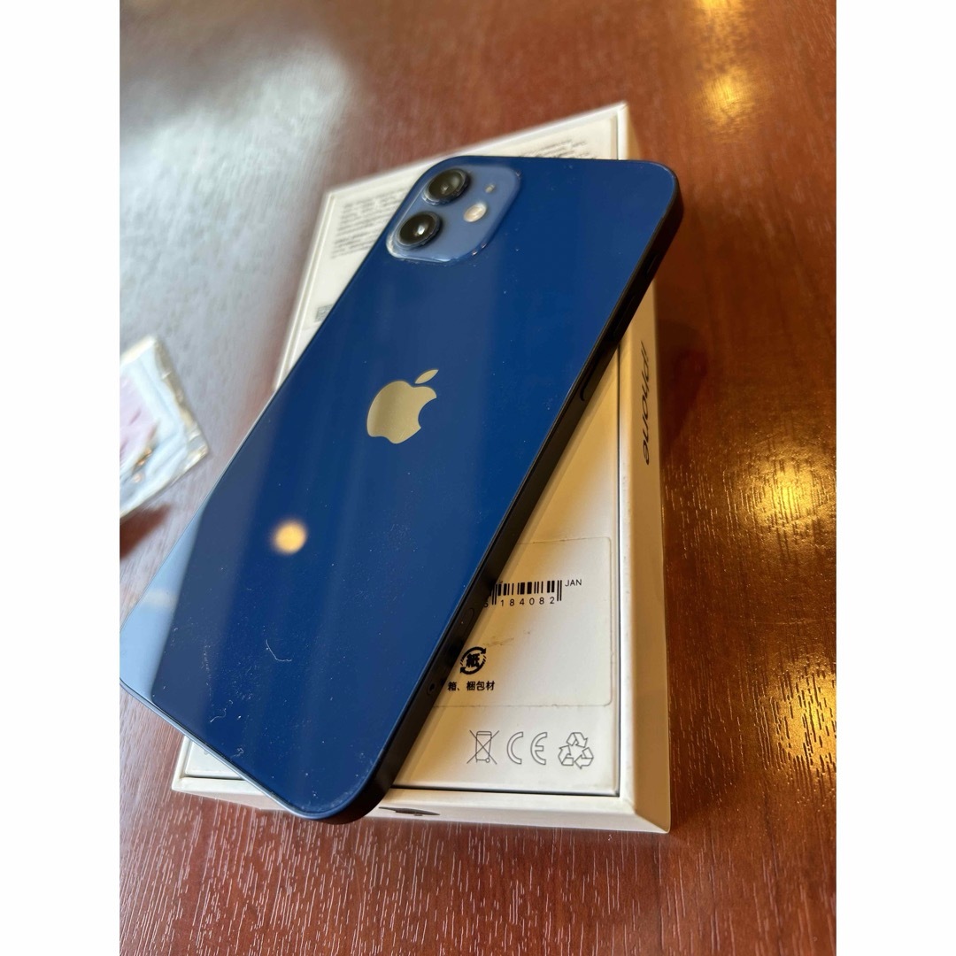 アップル iPhone12 64GB ブルー スマホ/家電/カメラのスマートフォン/携帯電話(スマートフォン本体)の商品写真