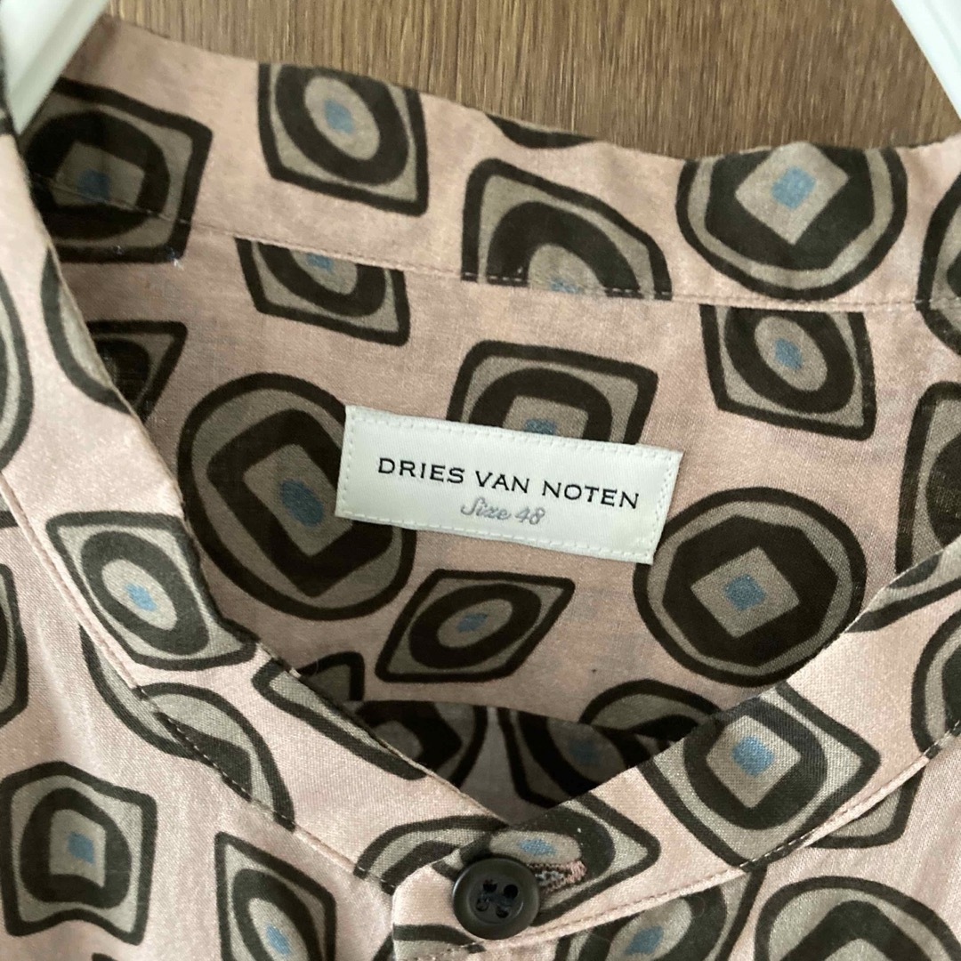 DRIES VAN NOTEN(ドリスヴァンノッテン)のDRIES VAN NOTEN ノーカラーシャツ メンズのトップス(シャツ)の商品写真