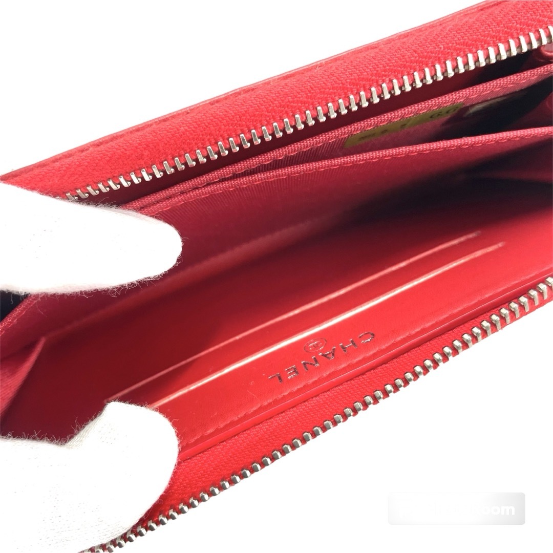 CHANEL(シャネル)の✨未使用級✨ シャネル CHANEL 長財布 赤 ラウンドファスナー レザー レディースのファッション小物(財布)の商品写真