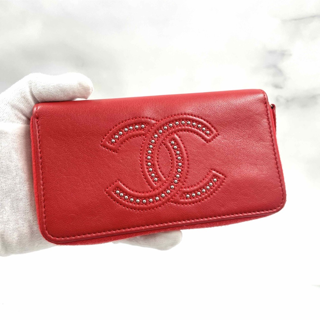 CHANEL(シャネル)の✨未使用級✨ シャネル CHANEL 長財布 赤 ラウンドファスナー レザー レディースのファッション小物(財布)の商品写真