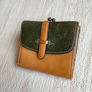 ダコタ(Dakota)の美品 ダコタ Dakota 二つ折り財布 がま口 バイカラー グリーン×キャメル(財布)