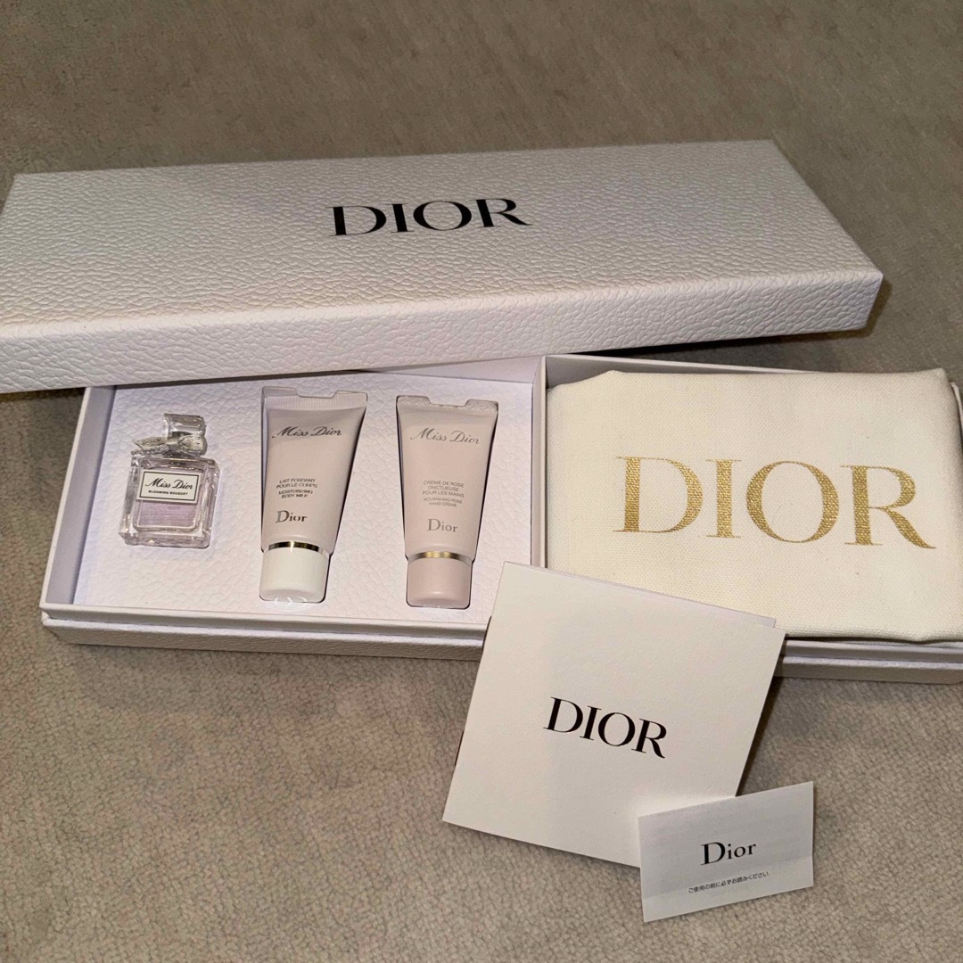 Dior(ディオール)のDIOR バースデーノベルティ コスメ/美容のキット/セット(コフレ/メイクアップセット)の商品写真