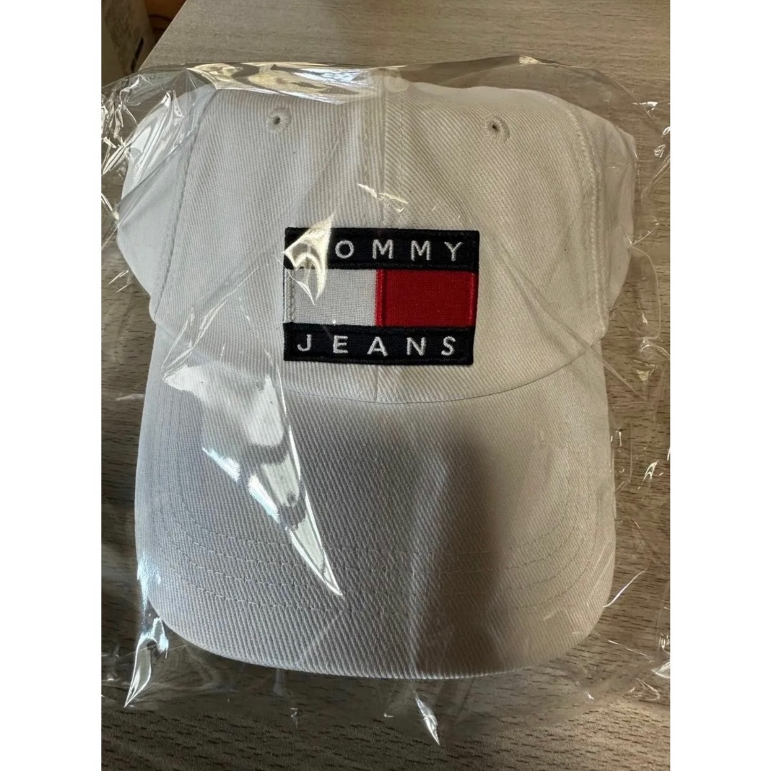 TOMMY JEANS(トミージーンズ)の新品/未使用 TOMMY JEANS タグ付き レディースの帽子(キャップ)の商品写真