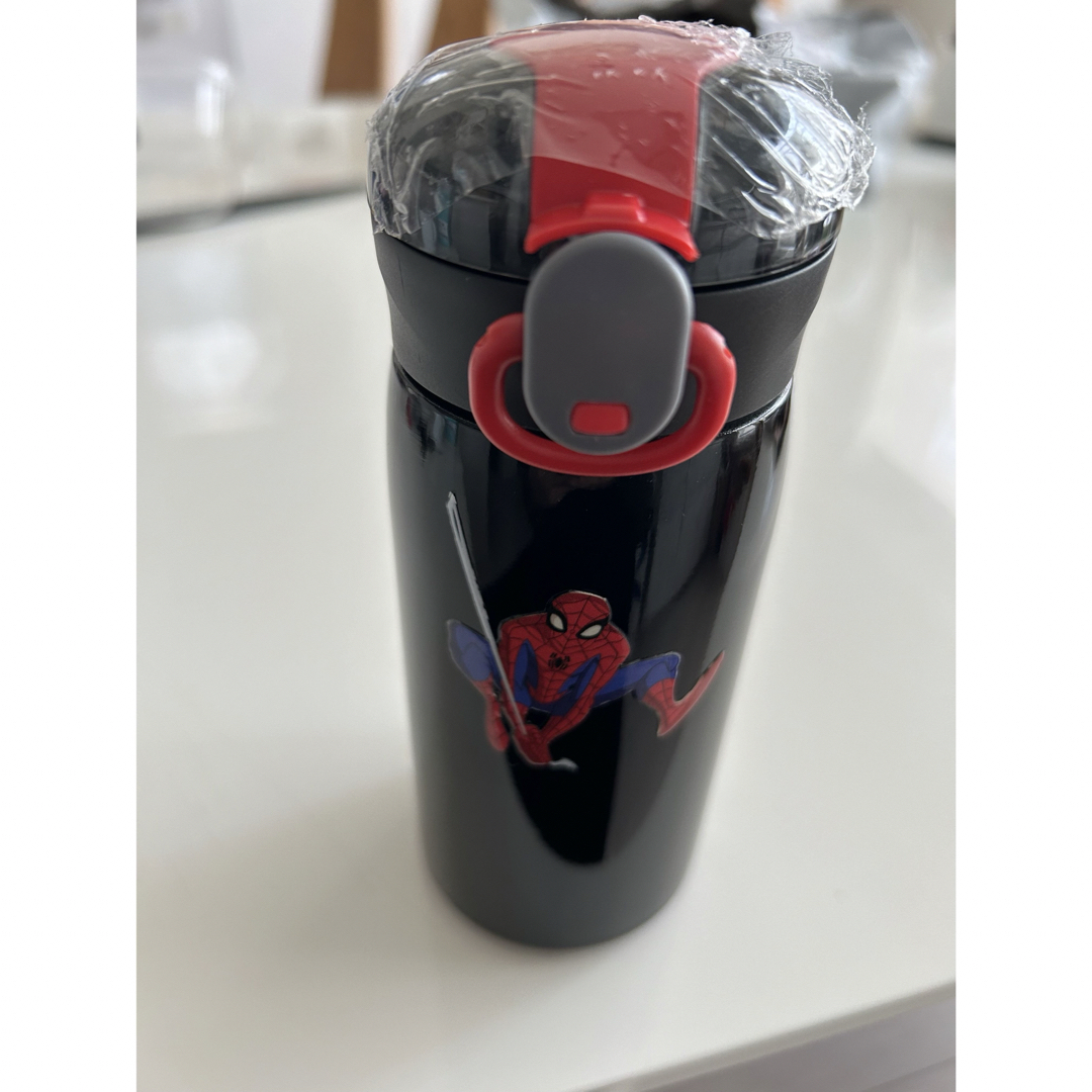 スパイダーマン　320ml　水筒　ストロー ワンタッチ　ディズニー　新品未使用 キッズ/ベビー/マタニティの授乳/お食事用品(水筒)の商品写真