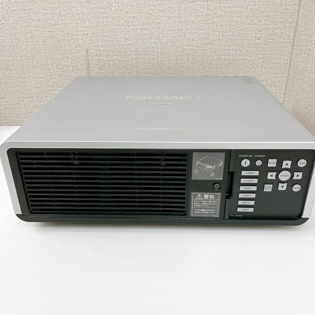 Panasonic DLPプロジェクター PT-DW640S 業務用 リモコン付 スマホ/家電/カメラのテレビ/映像機器(プロジェクター)の商品写真