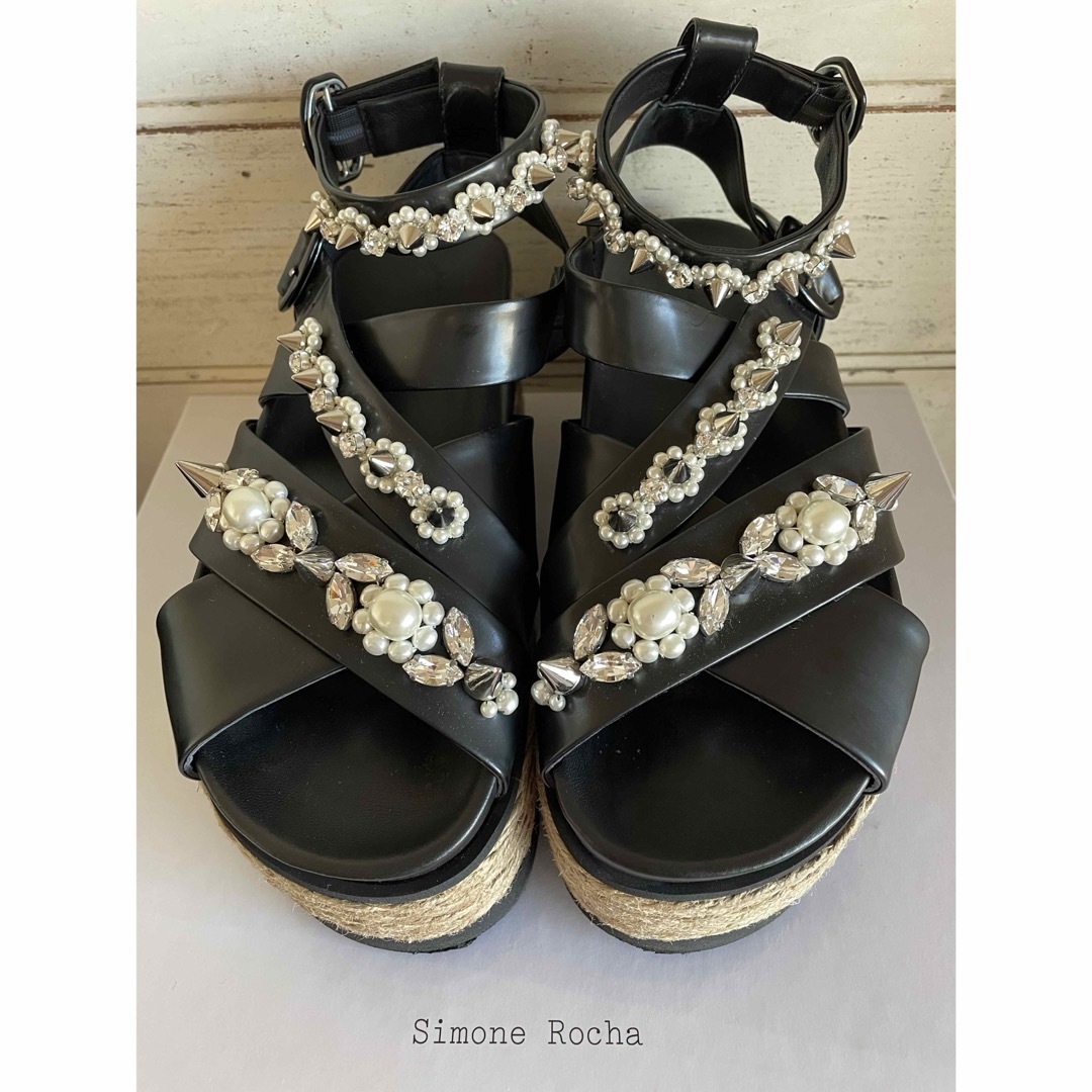 Simone Rocha(シモーネロシャ)の【外箱付き】Simone Rocha ビジューサンダル レディースの靴/シューズ(サンダル)の商品写真