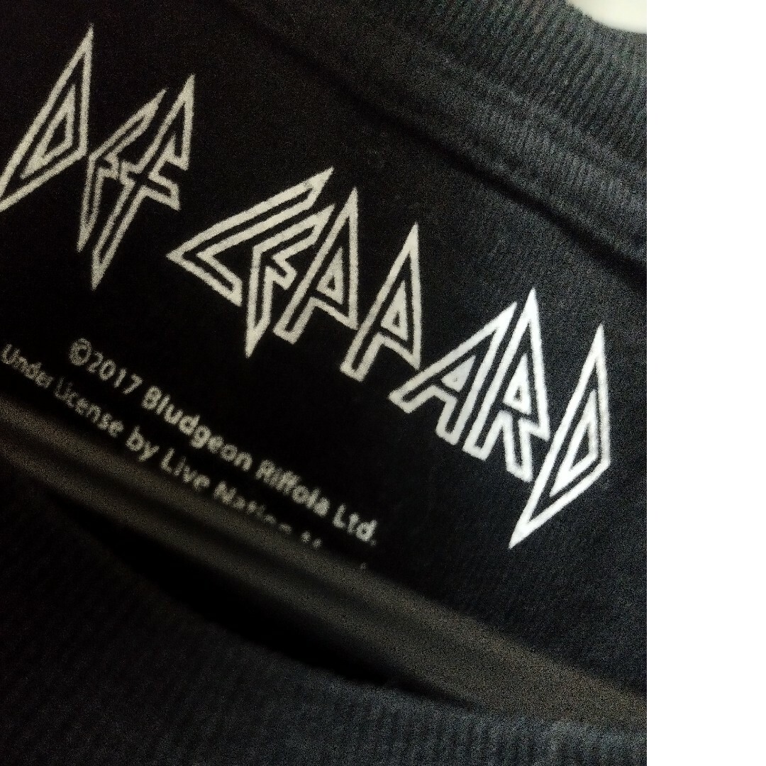アメリカンロック　デフレパードバンドＴシャツ レディースのトップス(Tシャツ(半袖/袖なし))の商品写真