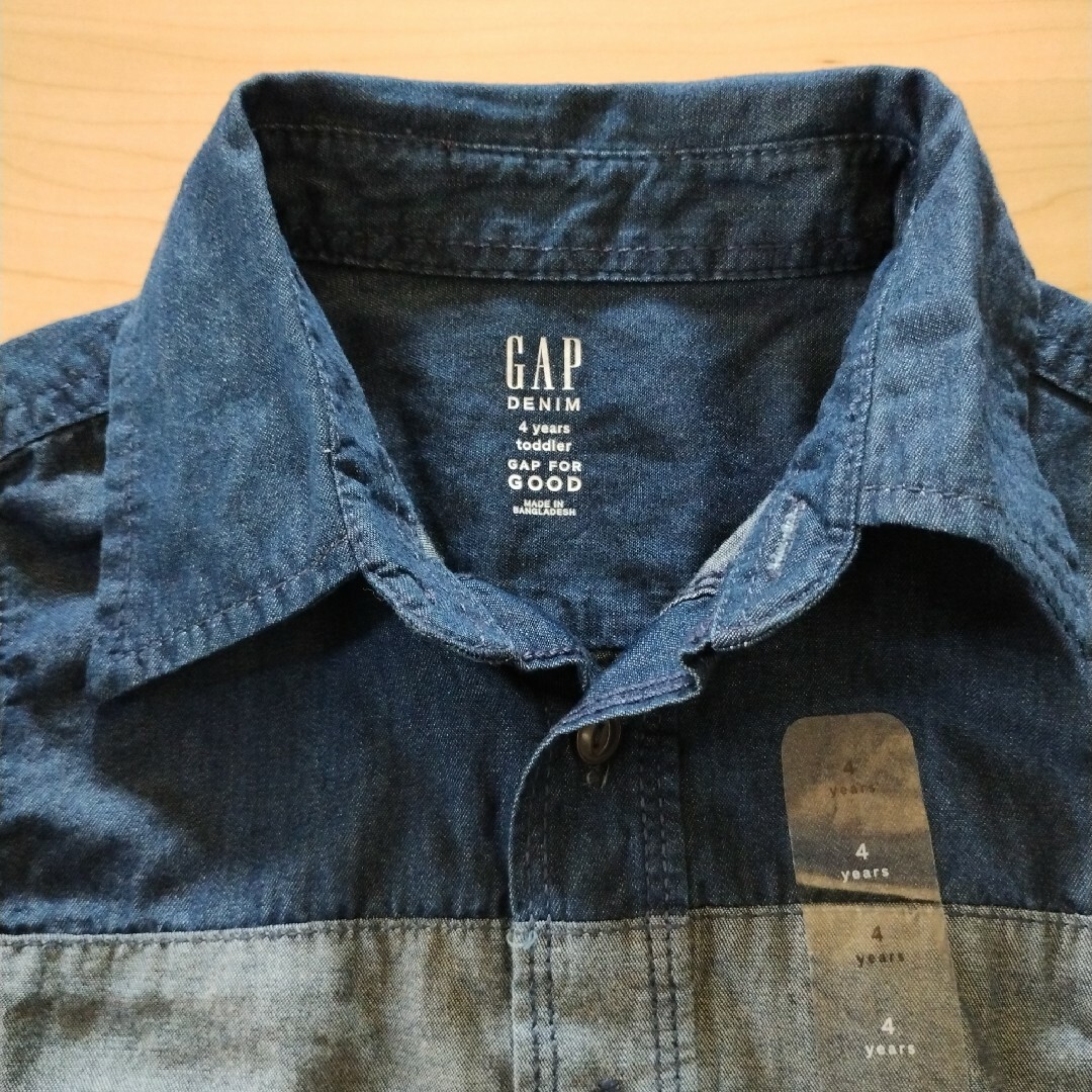 babyGAP(ベビーギャップ)のGAP　シャツ　105cm　未使用新品☆babyGAP　GAP　DENIM キッズ/ベビー/マタニティのキッズ服男の子用(90cm~)(その他)の商品写真