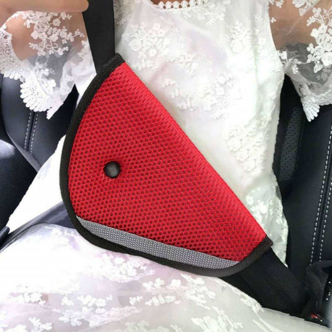 赤色　シートベルトパッド　シートベルトカバー　サポーター　チャイルドシート　子供 キッズ/ベビー/マタニティの外出/移動用品(その他)の商品写真