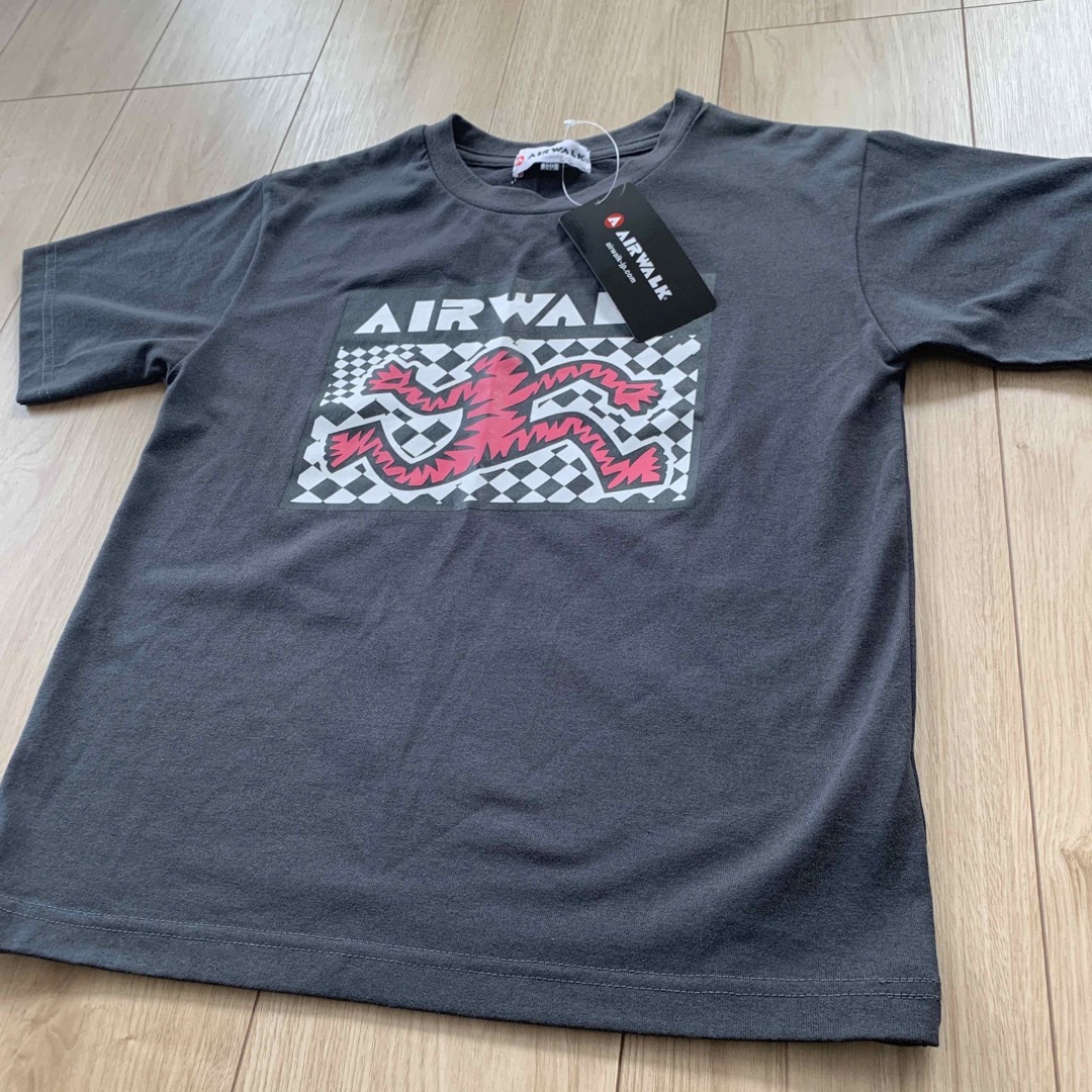 AIRWALK(エアウォーク)の新品未使用！エアウォーク　Tシャツ(140センチ) キッズ/ベビー/マタニティのキッズ服男の子用(90cm~)(Tシャツ/カットソー)の商品写真