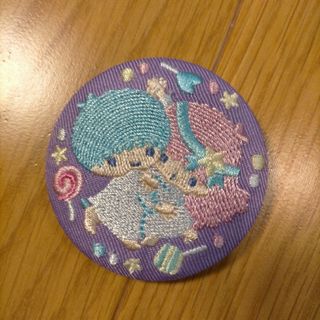 バンダイ サンリオキャラクターズ刺繍缶バッジBiscuit2