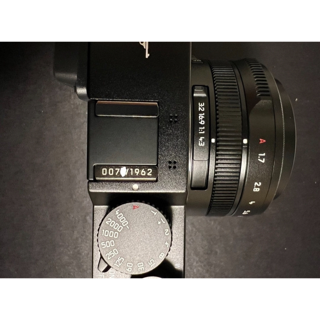 LEICA(ライカ)の新品　Leica D-LUX7 007 Edition レアシリアル"007*" スマホ/家電/カメラのカメラ(コンパクトデジタルカメラ)の商品写真