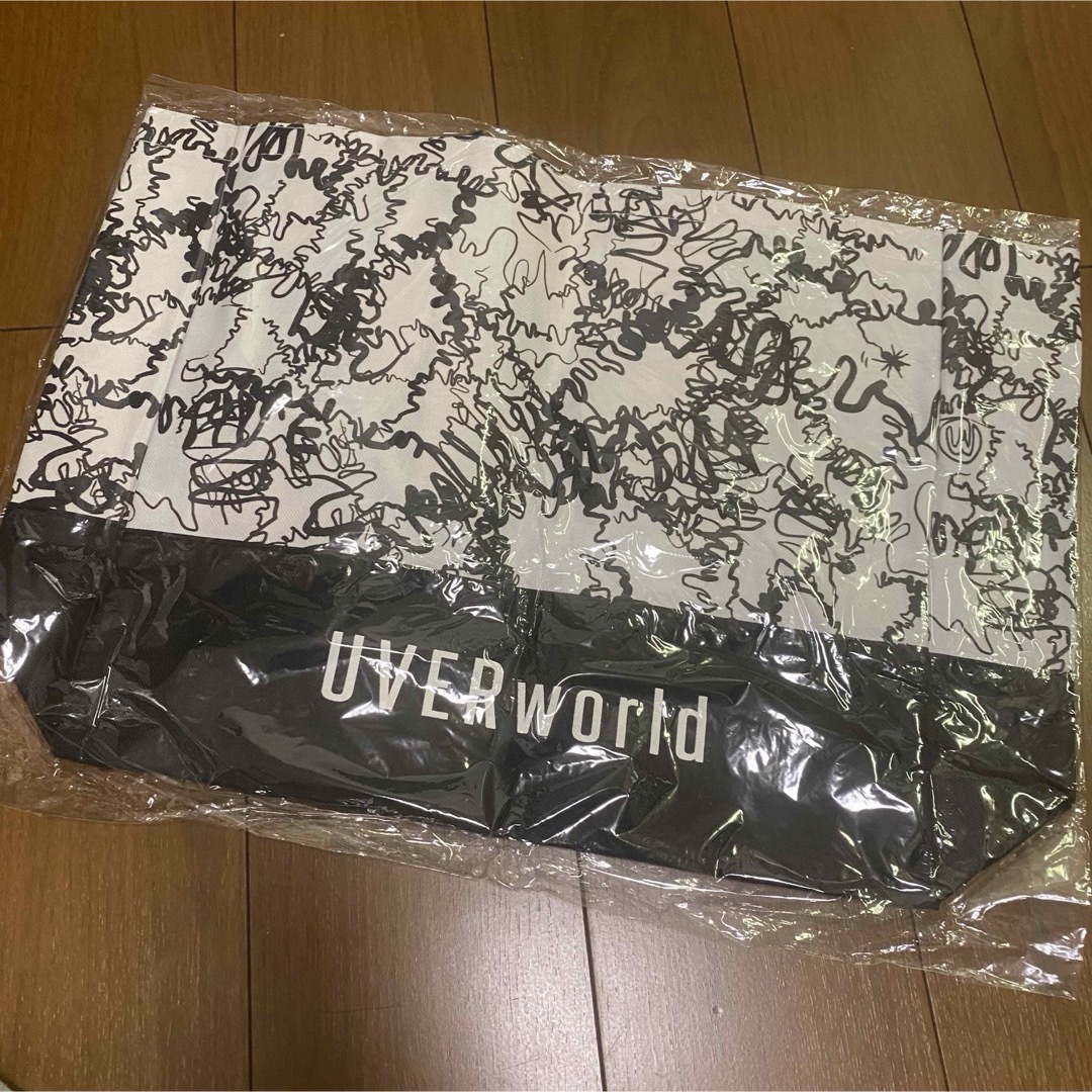 UVERworld トートバッグ エンタメ/ホビーのタレントグッズ(ミュージシャン)の商品写真