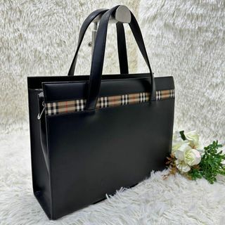 バーバリー(BURBERRY)の入手困難 BURBERRY ハンドバッグ レザー ノバチェック ブラック A4可(トートバッグ)