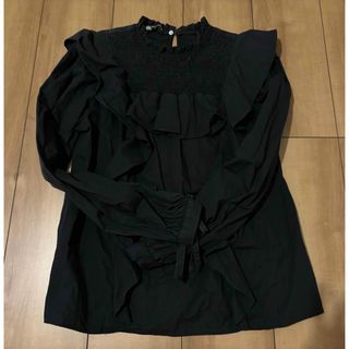 ザラ(ZARA)のZARA 黒シャツ(シャツ/ブラウス(長袖/七分))