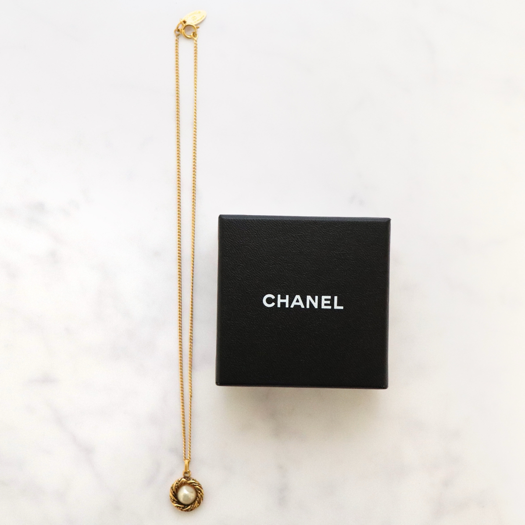 CHANEL(シャネル)の＊希少品＊シャネル　GP　フェイクパール ヴィンテージ ゴールドネックレス レディースのアクセサリー(ネックレス)の商品写真