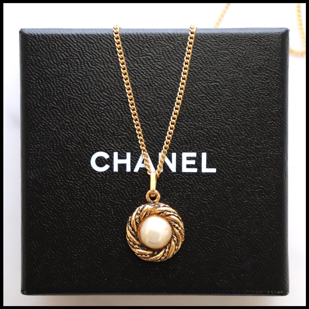 CHANEL(シャネル)の＊希少品＊シャネル　GP　フェイクパール ヴィンテージ ゴールドネックレス レディースのアクセサリー(ネックレス)の商品写真