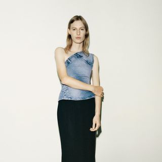 ザラ(ZARA)のZARA アシンメトリー　デニム　トップス(Tシャツ(半袖/袖なし))