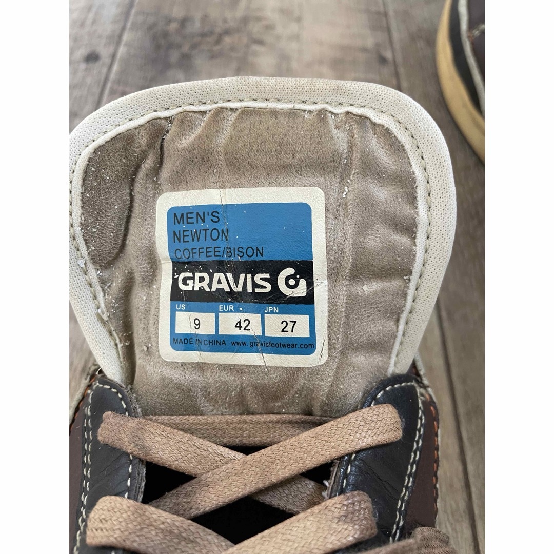 gravis(グラビス)のグラビススニーカー 2足セット 26cm 27cm ブラウン  メンズの靴/シューズ(スニーカー)の商品写真