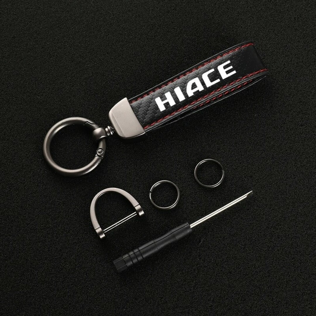 新品 匿名配送無料　トヨタ HIACEハイエース レザーキーホルダー　赤　RED 自動車/バイクの自動車(車内アクセサリ)の商品写真