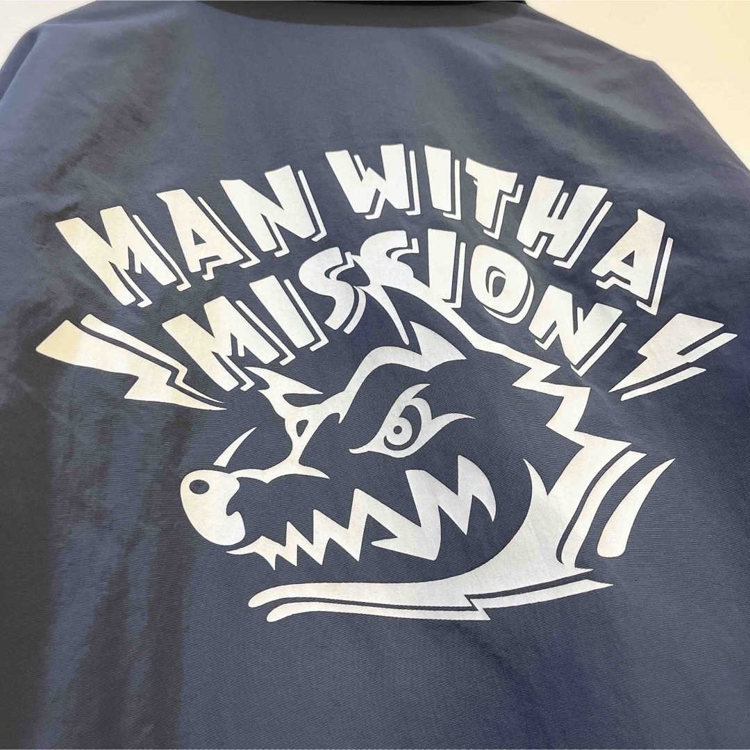 MAN WITH A MISSION(マンウィズアミッション)のMAN WITH マンウィズ 初期コーチジャケット ナイロンジャケット 美品 S エンタメ/ホビーのタレントグッズ(ミュージシャン)の商品写真