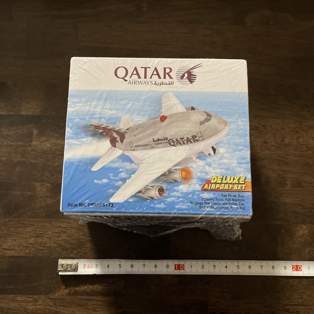 新品　QATAR AIRWAYS DELUXE AIRPORT SET エンタメ/ホビーのコレクション(その他)の商品写真