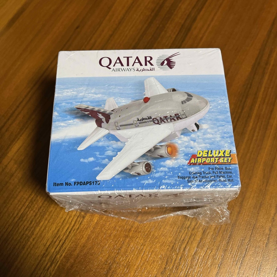 新品　QATAR AIRWAYS DELUXE AIRPORT SET エンタメ/ホビーのコレクション(その他)の商品写真