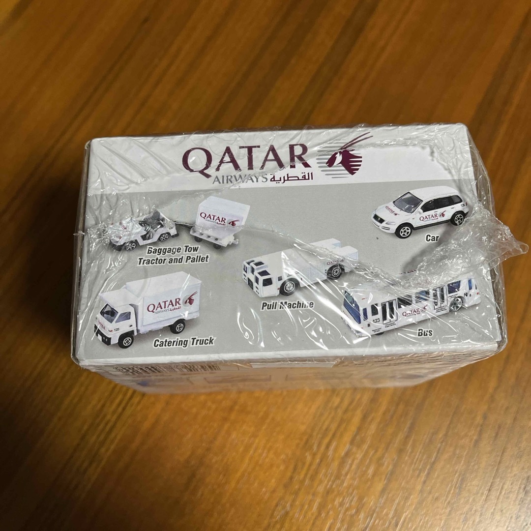 新品　QATAR AIRWAYS DELUXE AIRPORT SET エンタメ/ホビーのコレクション(その他)の商品写真