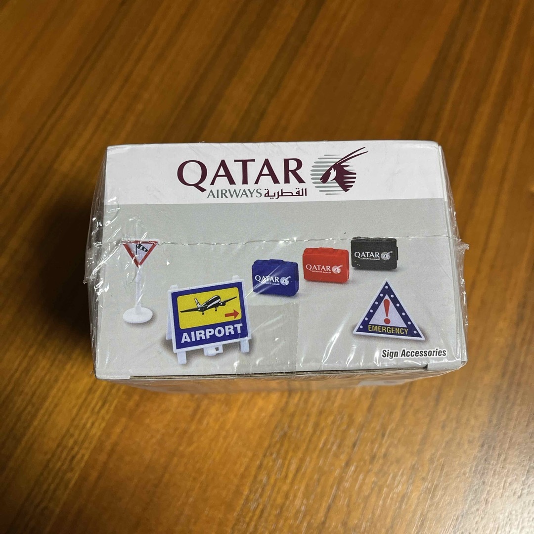 新品　QATAR AIRWAYS DELUXE AIRPORT SET エンタメ/ホビーのコレクション(その他)の商品写真