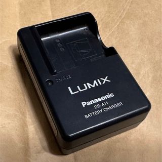 パナソニック(Panasonic)のPanasonicパナソニックLUMIXルミックス 純正充電器 DE-A11A(コンパクトデジタルカメラ)