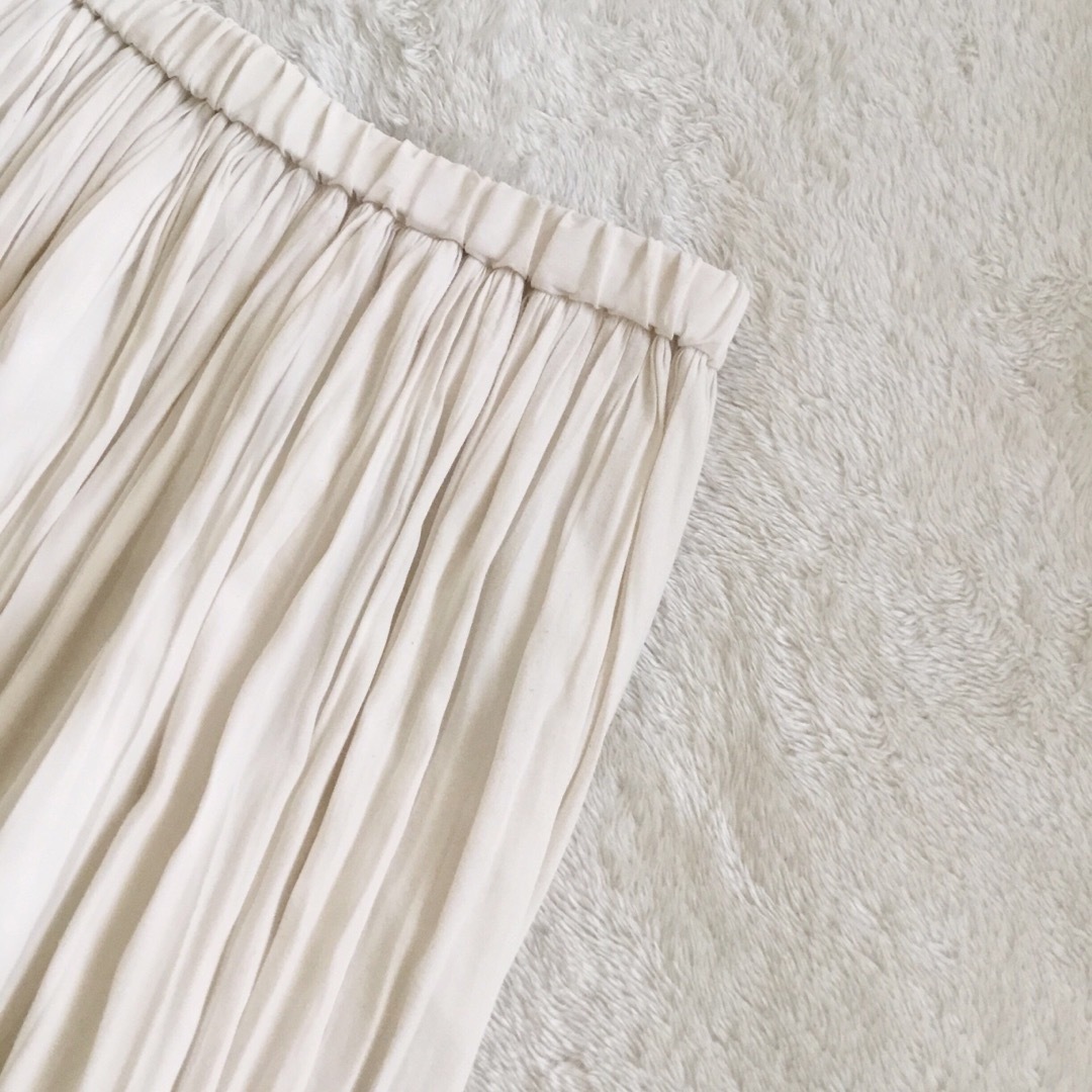 Noble(ノーブル)の★専用★NOBLE ノーブル　ニュアンスプリーツマキシスカート　アイボリー レディースのスカート(ロングスカート)の商品写真