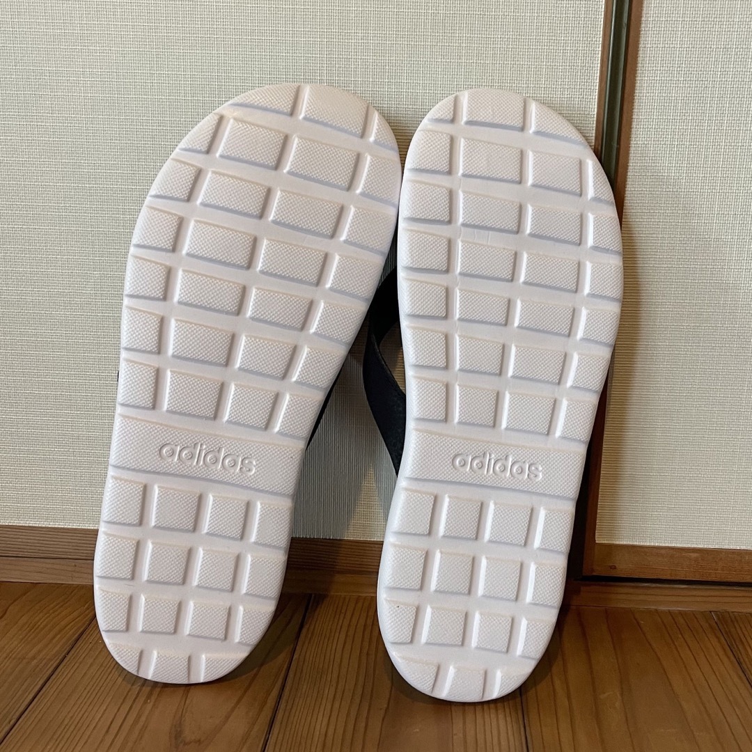 adidas(アディダス)のadidas サンダル ビーサン スポーツサンダル 25.5cm メンズの靴/シューズ(ビーチサンダル)の商品写真