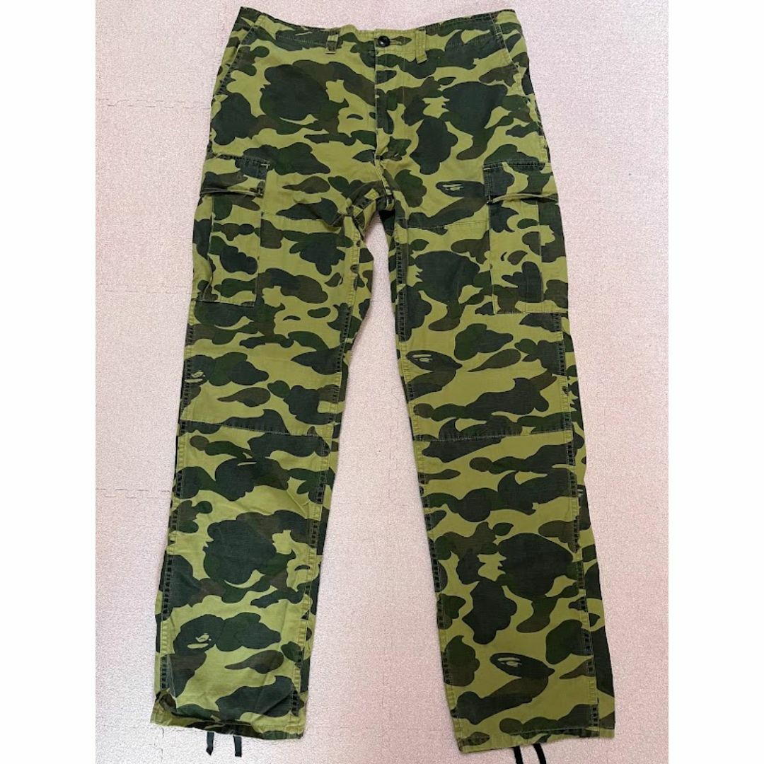 A BATHING APE(アベイシングエイプ)のbape 1st Camo Pants　ベイプ　迷彩　カモ　カーゴパンツ メンズのパンツ(ワークパンツ/カーゴパンツ)の商品写真