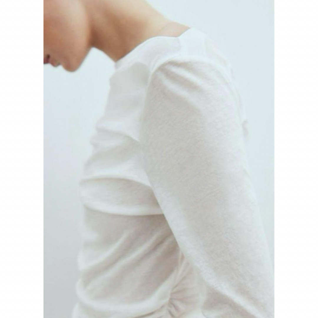 ZARA(ザラ)のZARAデリケートスラブニットコットントップス　ホワイト　L レディースのトップス(Tシャツ(長袖/七分))の商品写真