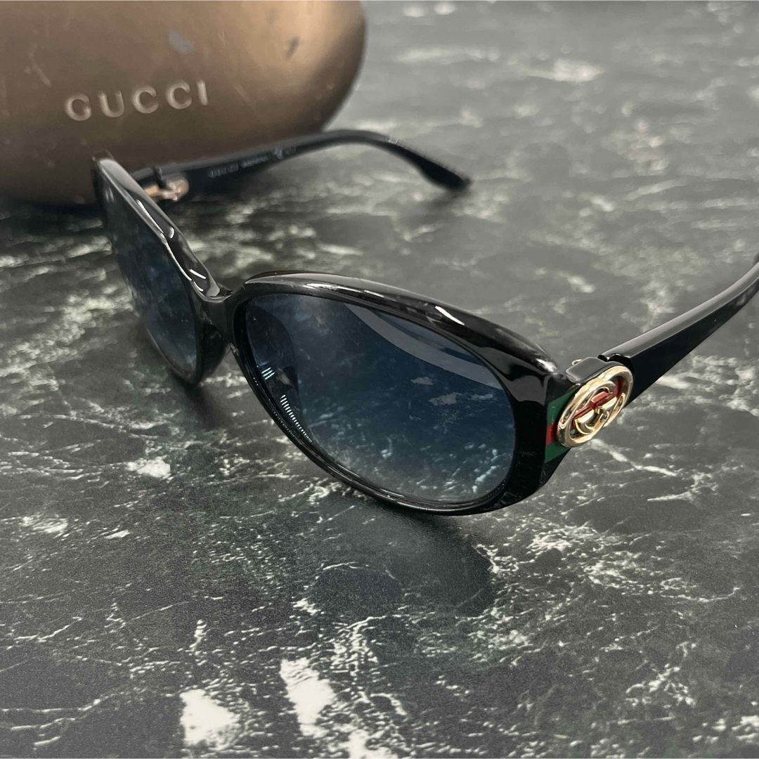 Gucci(グッチ)のグッチ　サングラス　GGロゴ　シェリーライン　インターロッキング　男女兼用　黒 レディースのファッション小物(サングラス/メガネ)の商品写真