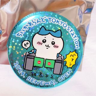 ちいかわ - ちいかわらんど 東京 ハチワレ ビッグホログラム缶バッジ 残高不足 モモンガ