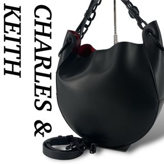 Charles and Keith - 美品　チャールズアンドキース　ラージホーボーバッグ　チャンキーチェーンハンドル