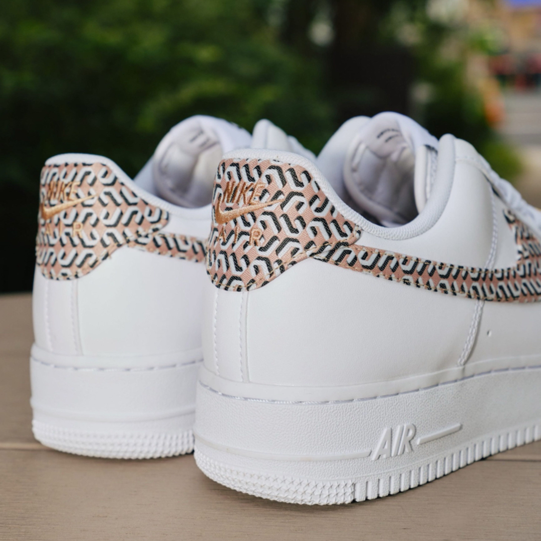 NIKE - 【新品28.5cm相当】NIKE エアフォース1ホワイト NIKE - 【新品28.5cm相当】NIKE エアフォース1ホワイト