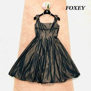 フォクシー(FOXEY)のFOXEY フォクシー　ワンピース　ドレス　光沢感　パーティ　40  ふんわり(ひざ丈ワンピース)