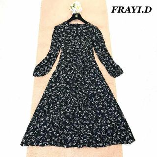 フレイアイディー(FRAY I.D)の✽極美品✽ FRAYI.D フレイアイディー　小花柄　ロングワンピース　黒(ロングワンピース/マキシワンピース)