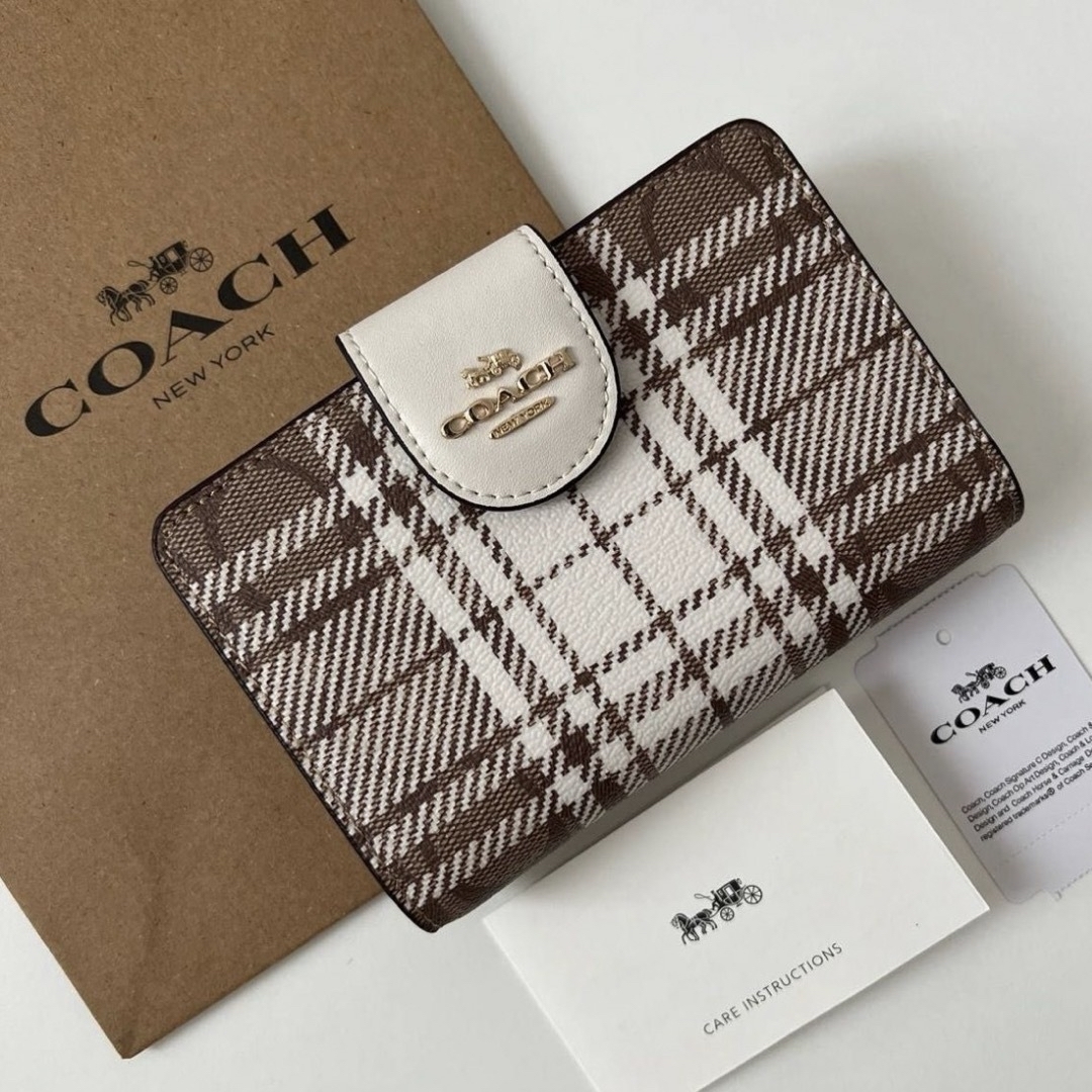 COACH(コーチ)の新品未使用 COACH 財布 C6011 シグネチャーチェック柄 レディースのファッション小物(財布)の商品写真