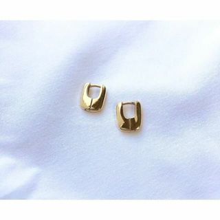 U字型ピアス【ゴールド】(ピアス)