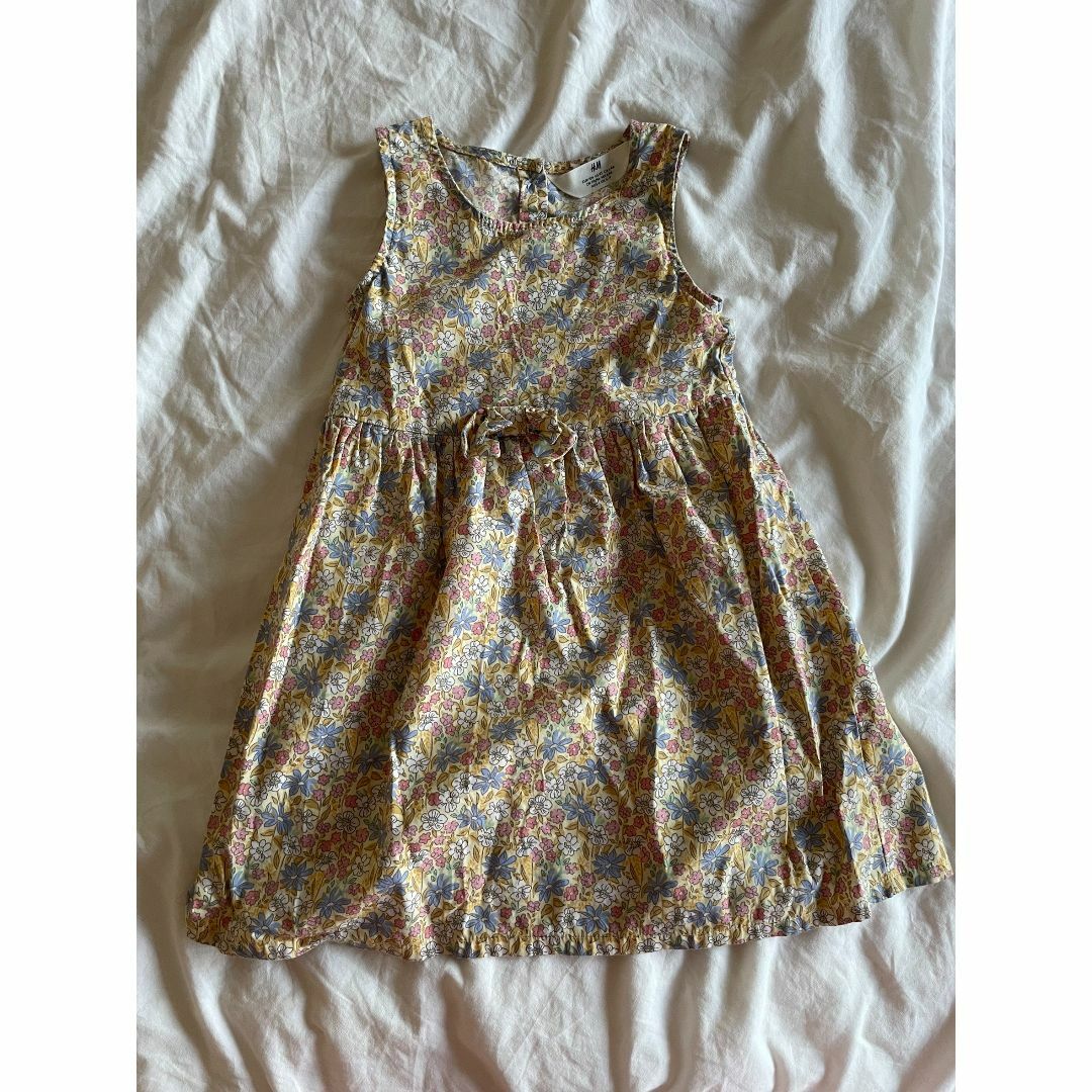 H&M(エイチアンドエム)のH&M　花柄ワンピース　キッズ　チュニック キッズ/ベビー/マタニティのキッズ服女の子用(90cm~)(ワンピース)の商品写真