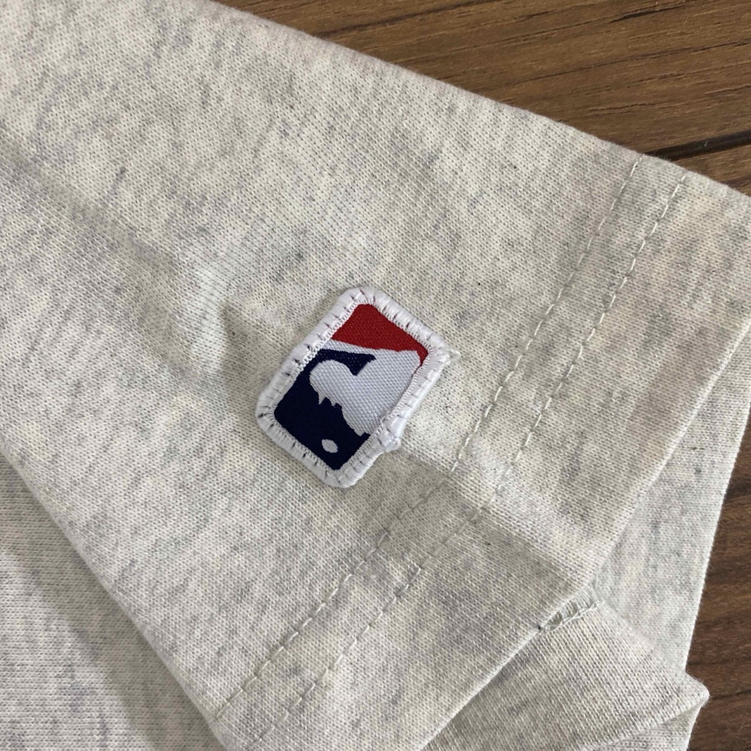 MLB(メジャーリーグベースボール)の新品タグ付き　メンズ　MLB  ロサンゼルスドジャース 半袖Tシャツ　Mサイズ メンズのトップス(Tシャツ/カットソー(半袖/袖なし))の商品写真